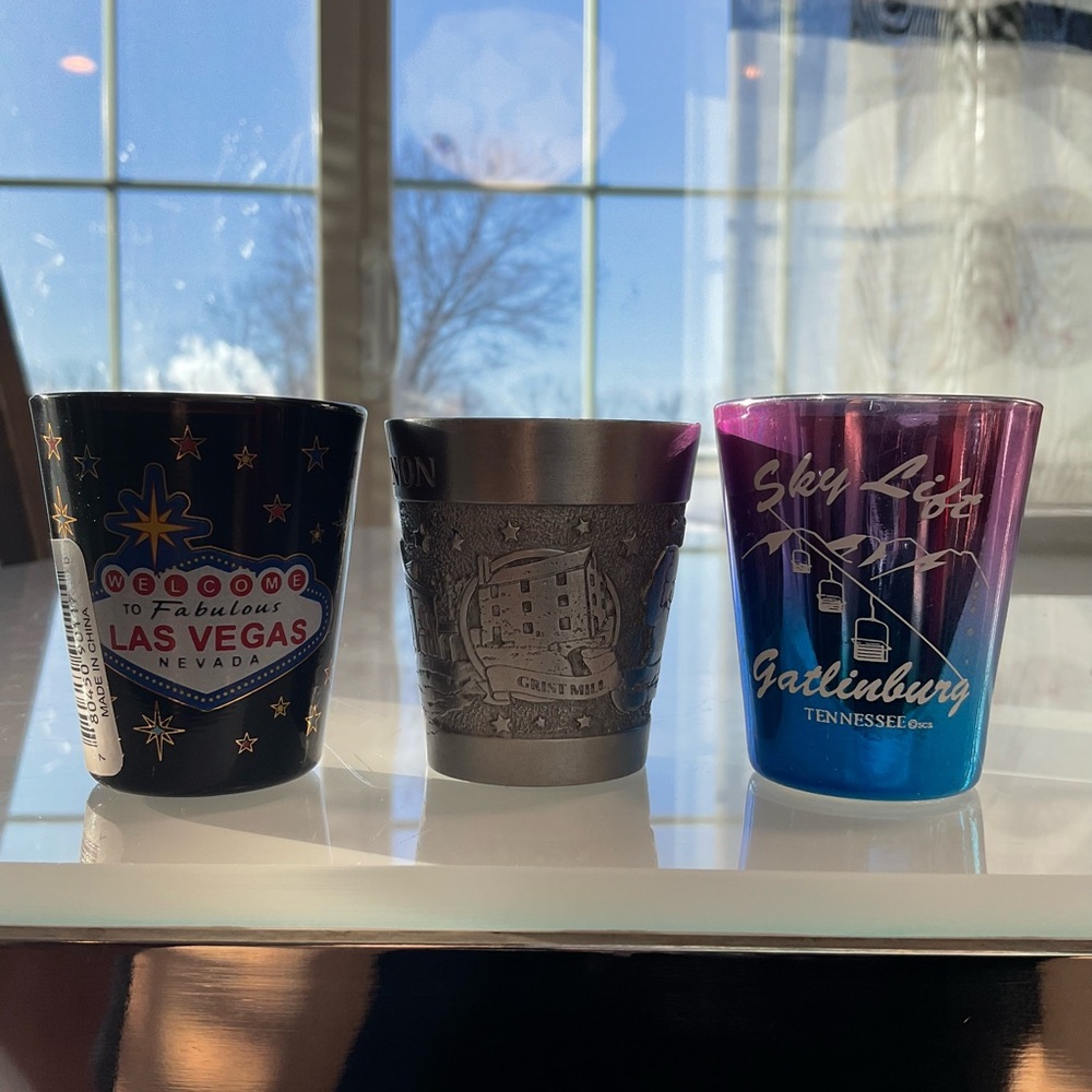 New Lot of 3 shot  glass Las Vegas, Mt. Vernon, Gatlinburg Tennessee